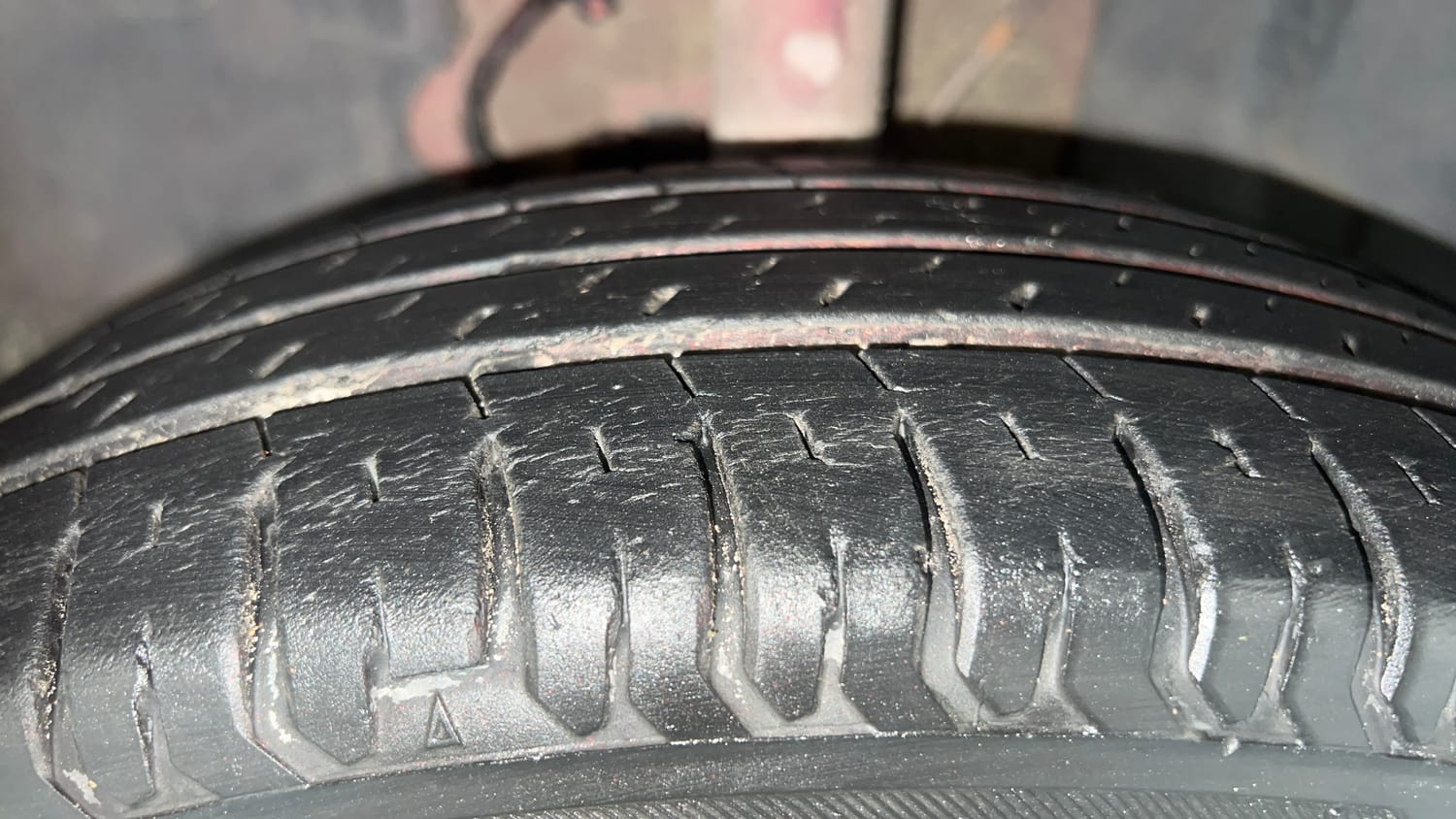 Used 2021 Tata Altroz XE Petrol Petrol Manual tyres LEFT FRONT TYRE TREAD VIEW
