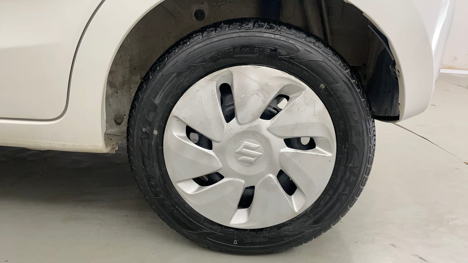 Used 2016 Maruti Suzuki Celerio VXi Petrol Manual tyres LEFT REAR TYRE RIM VIEW