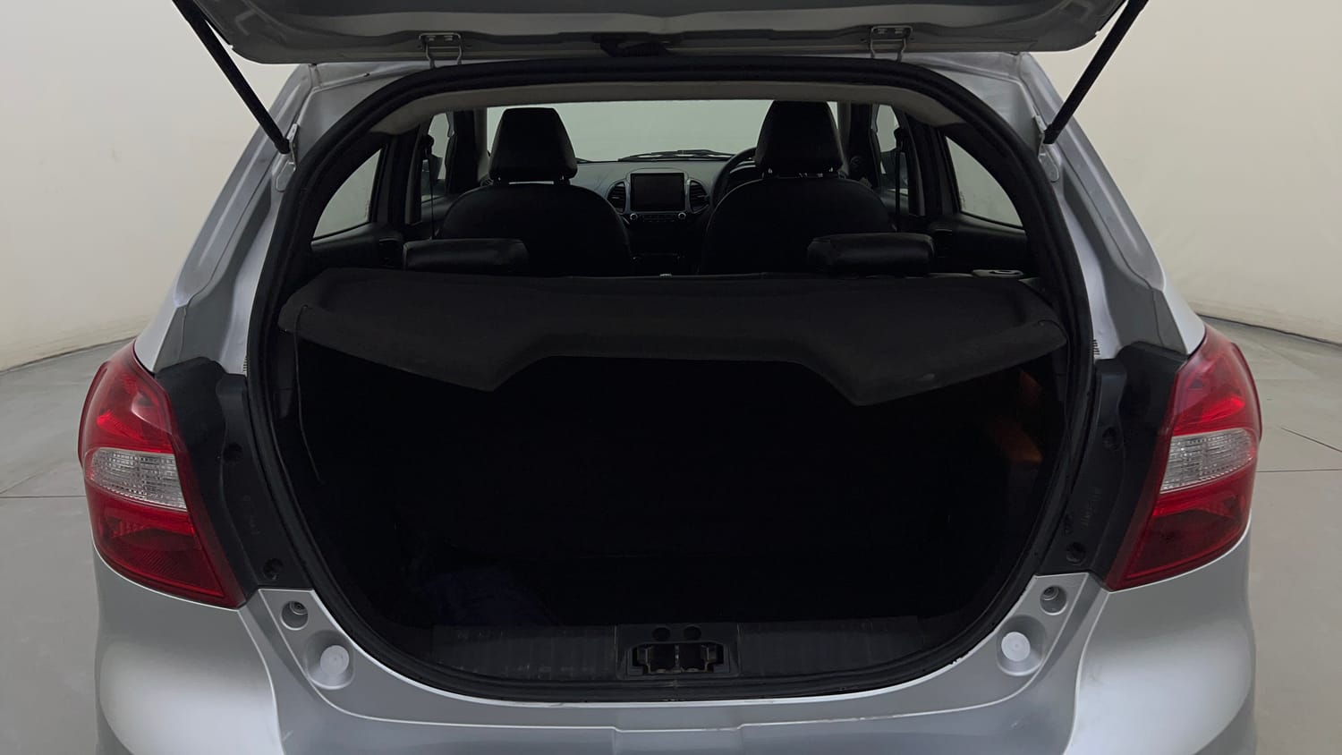 Used 2019 Ford Figo Titanium 1.2 Ti-VCT MT Petrol Manual interior DICKY INSIDE VIEW
