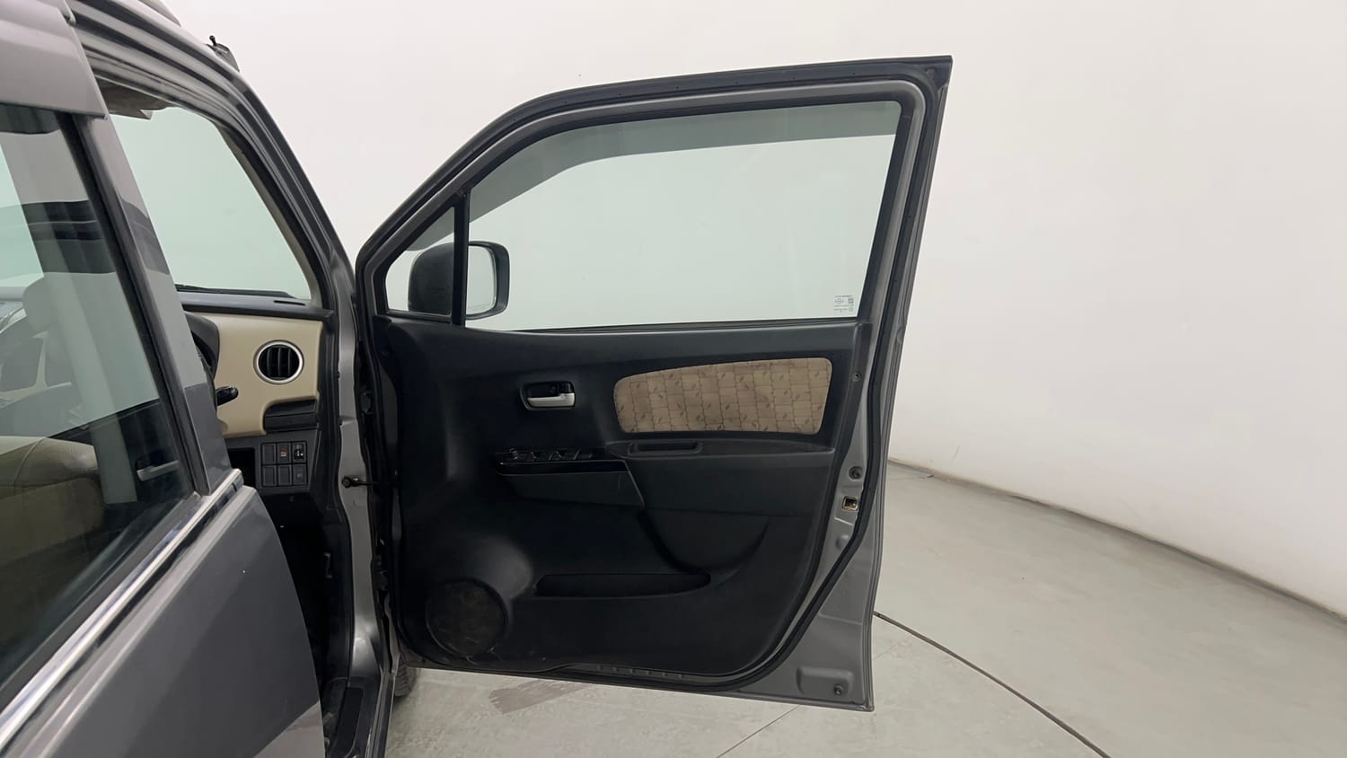 Used 2018 Maruti Suzuki Wagon R 1.0 VXI AMT Petrol Automatic interior RIGHT FRONT DOOR OPEN VIEW