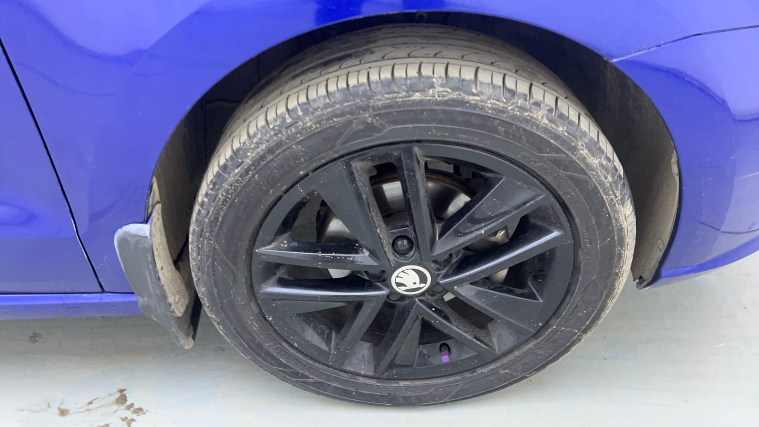 Used 2020 Skoda Rapid Ambition Petrol Manual tyres RIGHT FRONT TYRE RIM VIEW