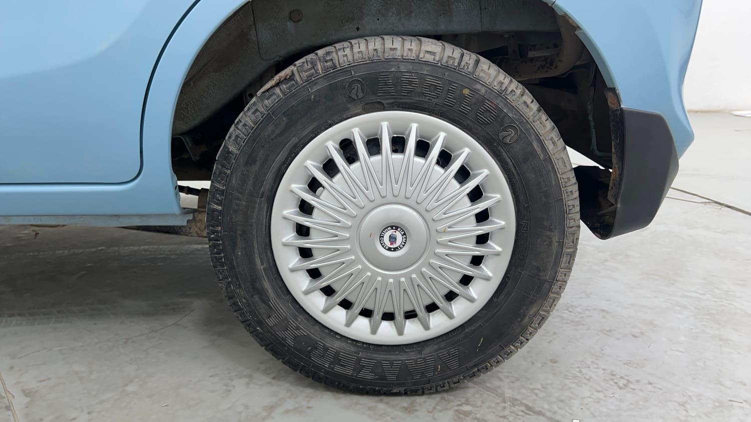Used 2015 Maruti Suzuki Alto 800 Lxi Petrol Manual tyres LEFT REAR TYRE RIM VIEW