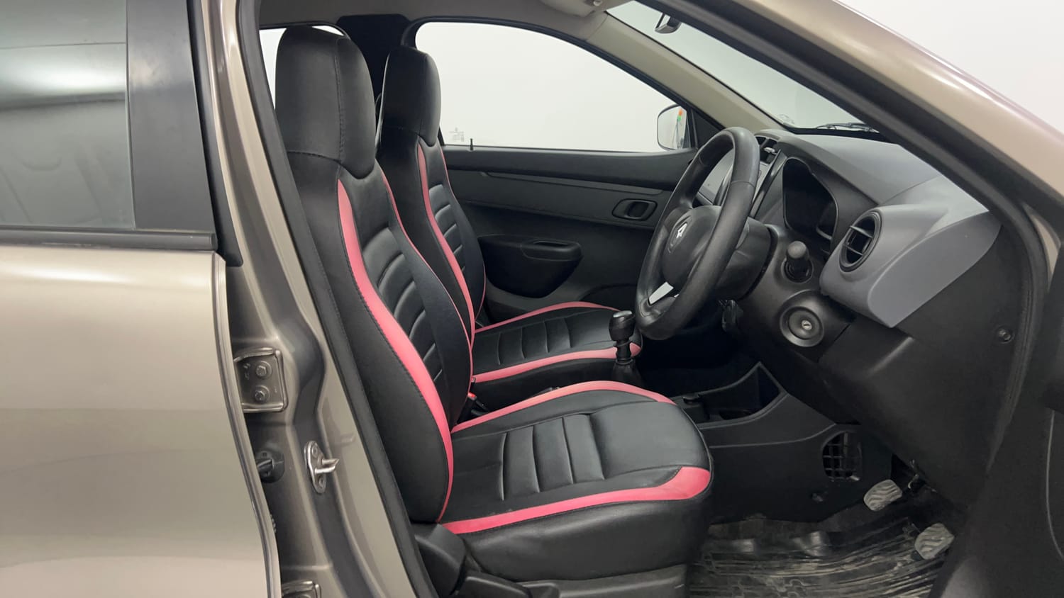 Used 2017 Renault Kwid RXT Petrol Manual interior RIGHT SIDE FRONT DOOR CABIN VIEW
