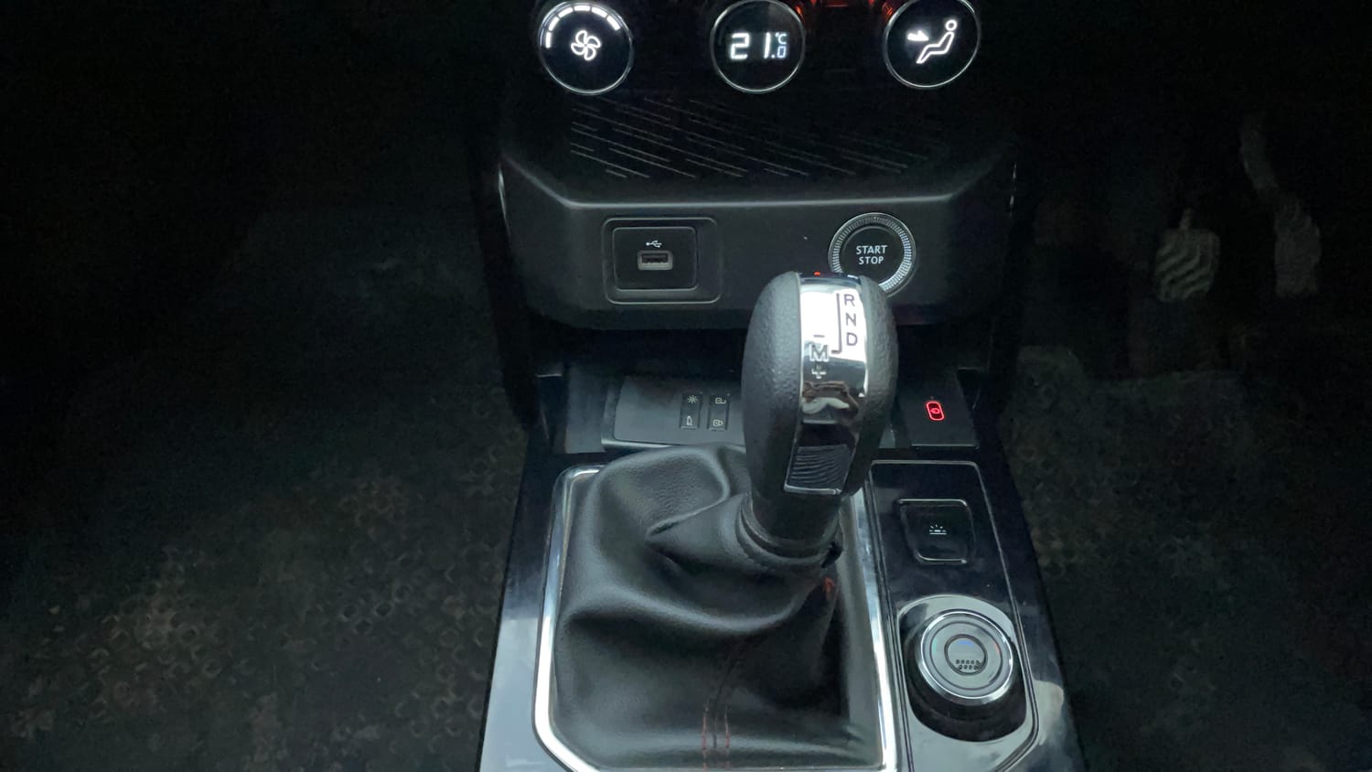 Used 2023 Renault Kiger RXZ AMT Petrol Automatic interior GEAR  KNOB VIEW