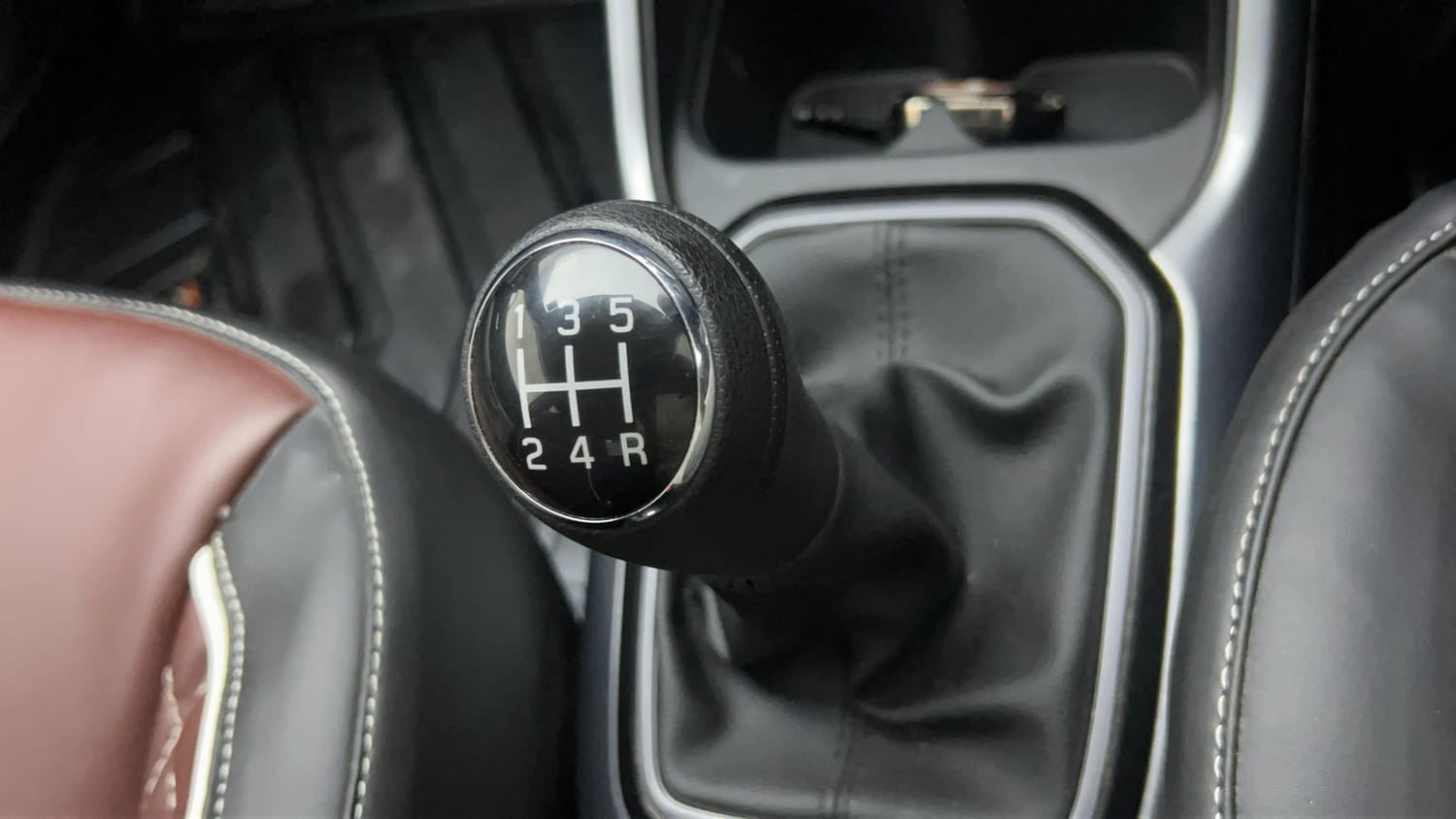 Used 2026 Maruti Suzuki Ignis Delta 1.2 MT Petrol Manual interior GEAR  KNOB VIEW