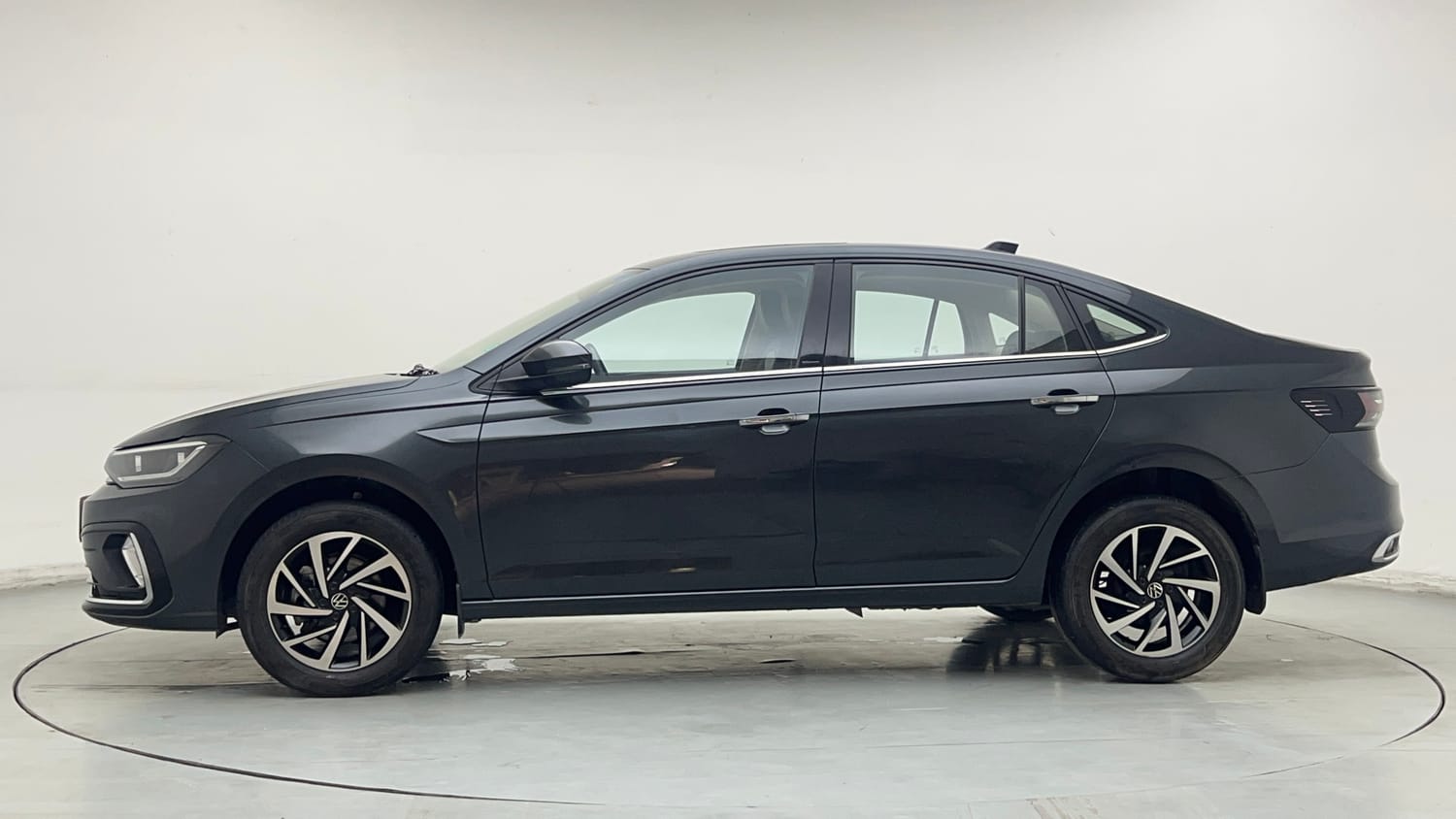 Used 2022 Volkswagen Virtus Topline 1.0 TSI AT Petrol Automatic exterior LEFT SIDE VIEW