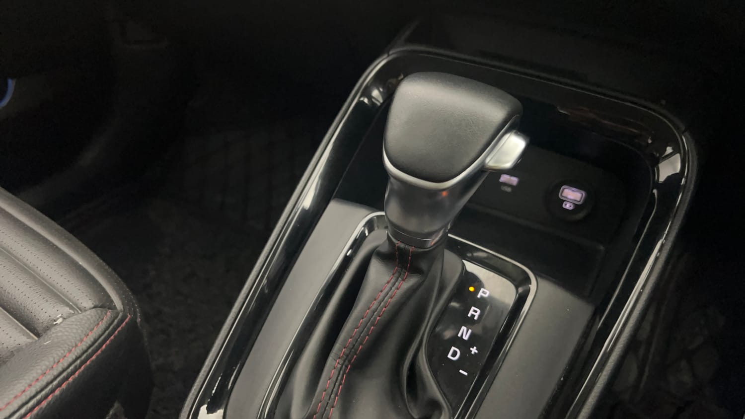 Used 2023 Kia Sonet GTX Plus 1.0 DCT Petrol Automatic interior GEAR  KNOB VIEW