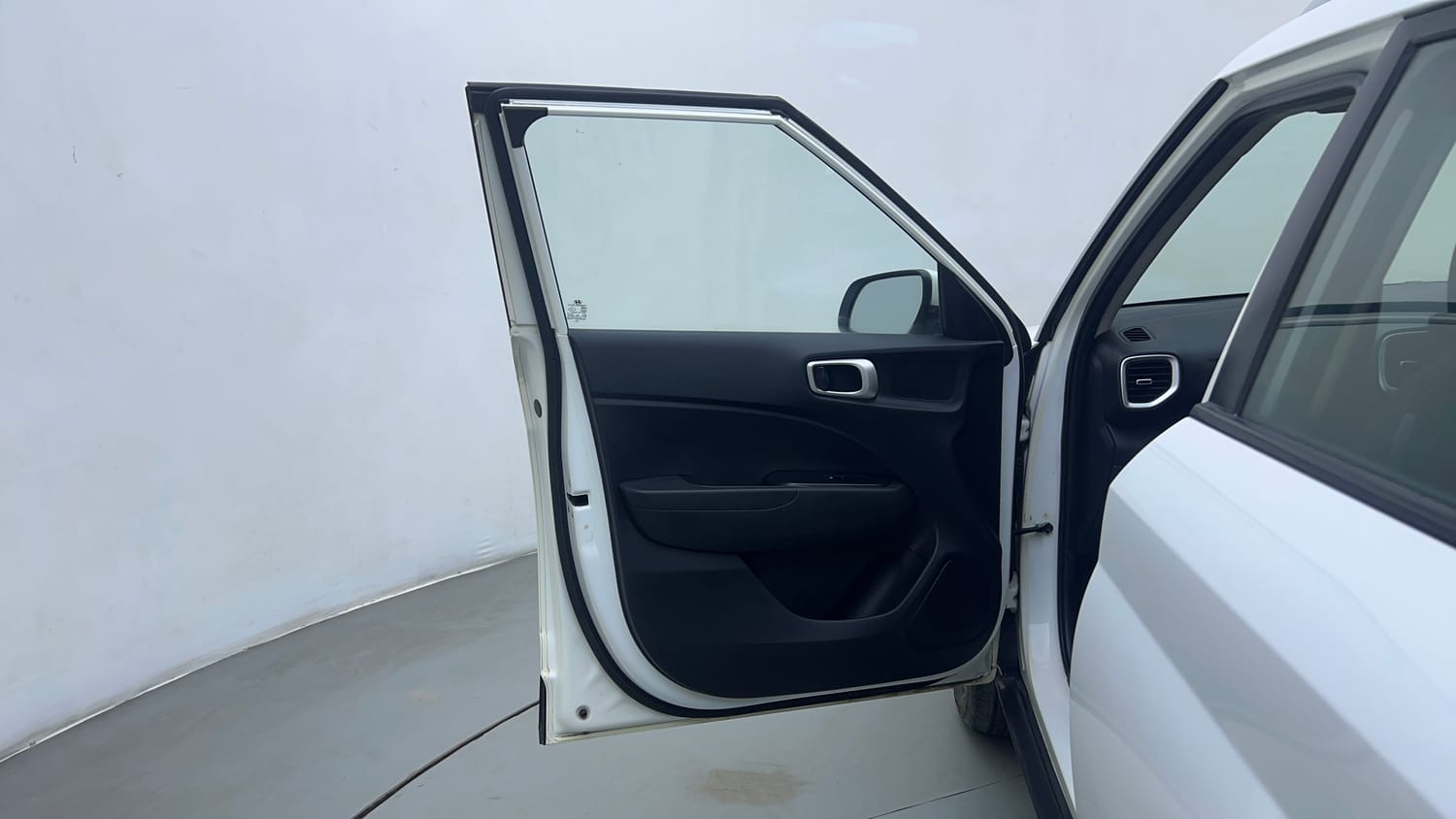 Used 2019 Hyundai Venue SX Plus 1.0 Turbo DCT Petrol Automatic interior LEFT FRONT DOOR OPEN VIEW