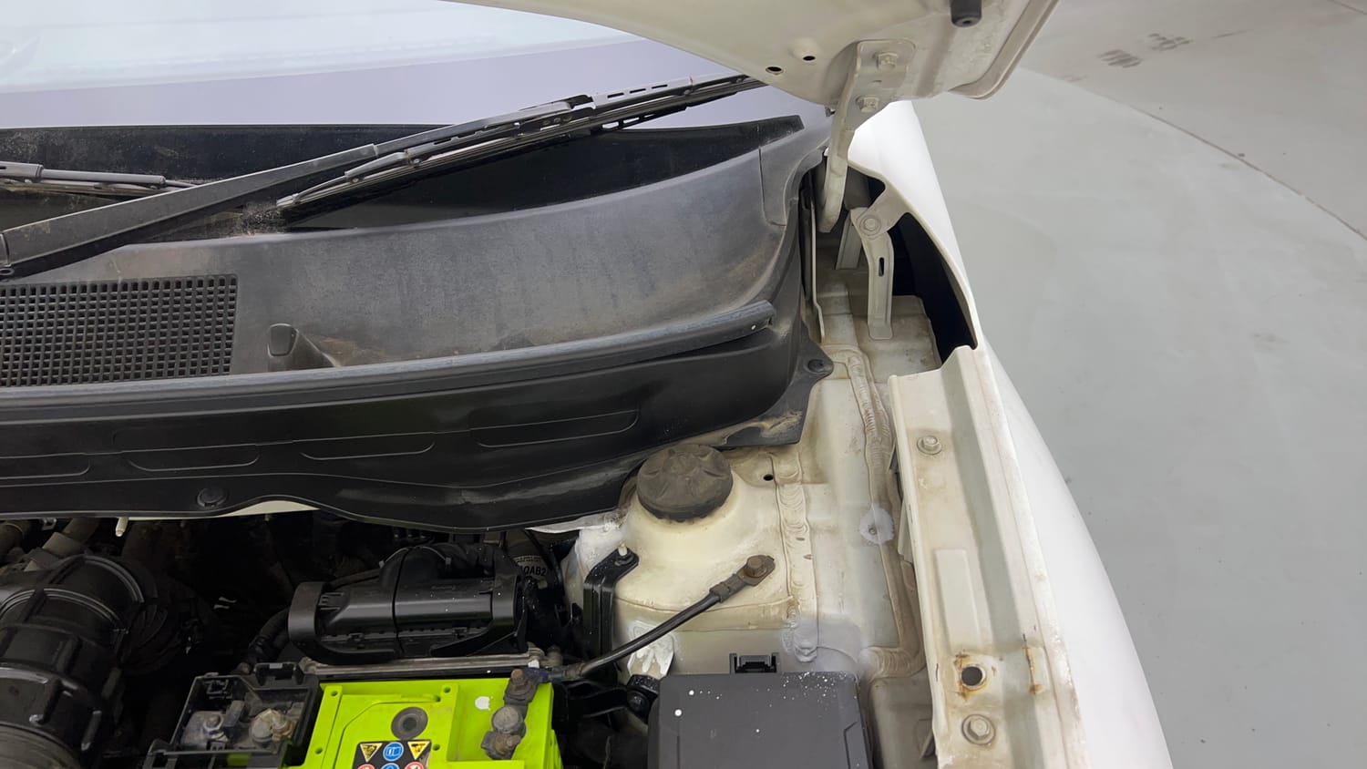 Used 2019 hyundai Venue SX 1.0 Turbo Petrol Petrol Manual engine ENGINE LEFT SIDE HINGE & APRON VIEW