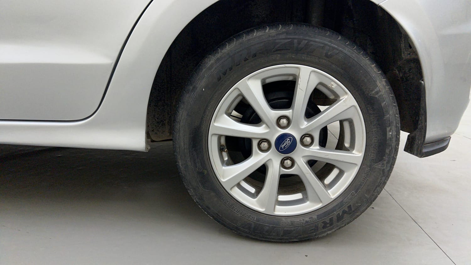 Used 2019 Ford Figo Titanium 1.2 Ti-VCT MT Petrol Manual tyres LEFT REAR TYRE RIM VIEW