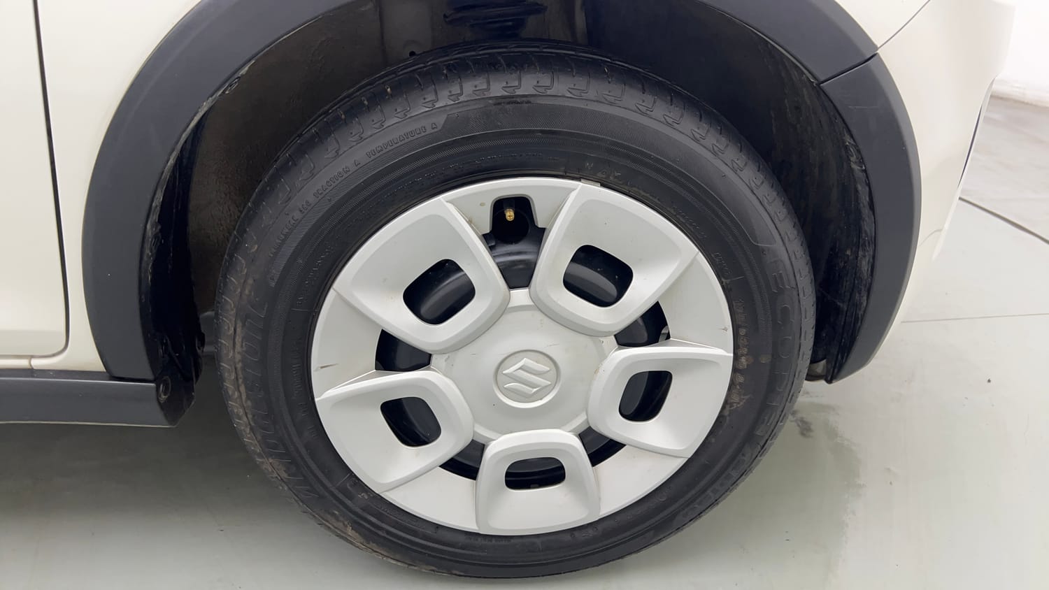 Used 2026 Maruti Suzuki Ignis Delta 1.2 MT Petrol Manual tyres RIGHT FRONT TYRE RIM VIEW
