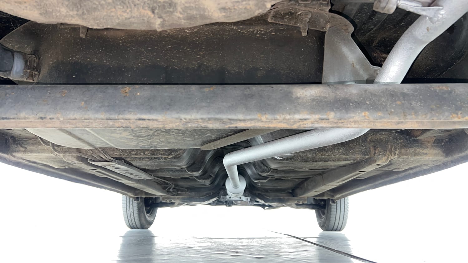 Used 2013 Hyundai i10 1.1L iRDE Magna Special Edition Petrol Manual extra REAR UNDERBODY VIEW (TAKEN FROM REAR)