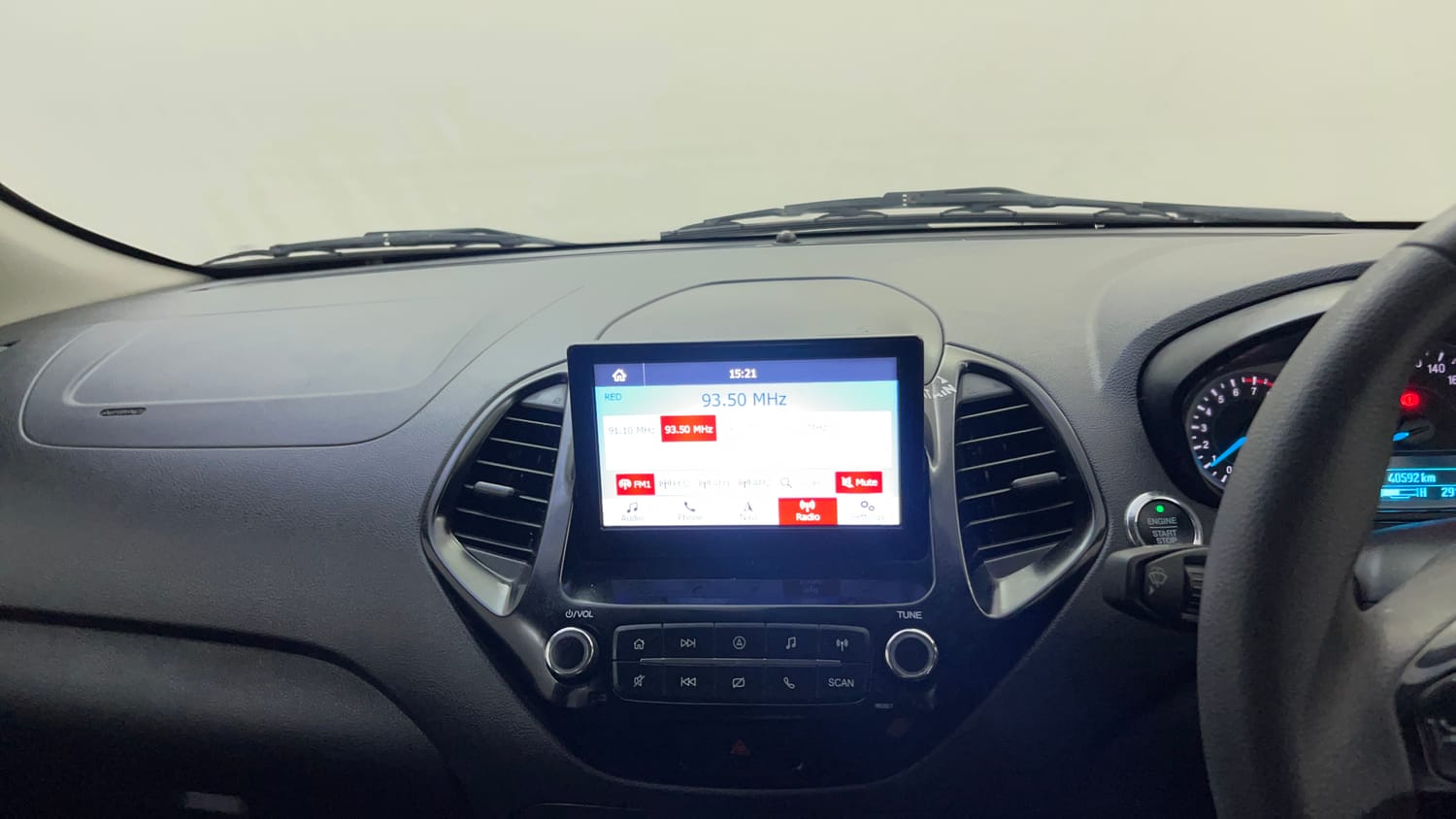 Used 2019 Ford Figo Titanium 1.2 Ti-VCT MT Petrol Manual top_features Touch screen infotainment system