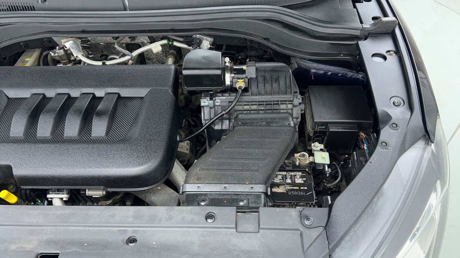 Used 2024 Mahindra XUV700 AX 7 Luxury Pack Diesel MT 7 STR Diesel Manual engine ENGINE LEFT SIDE VIEW