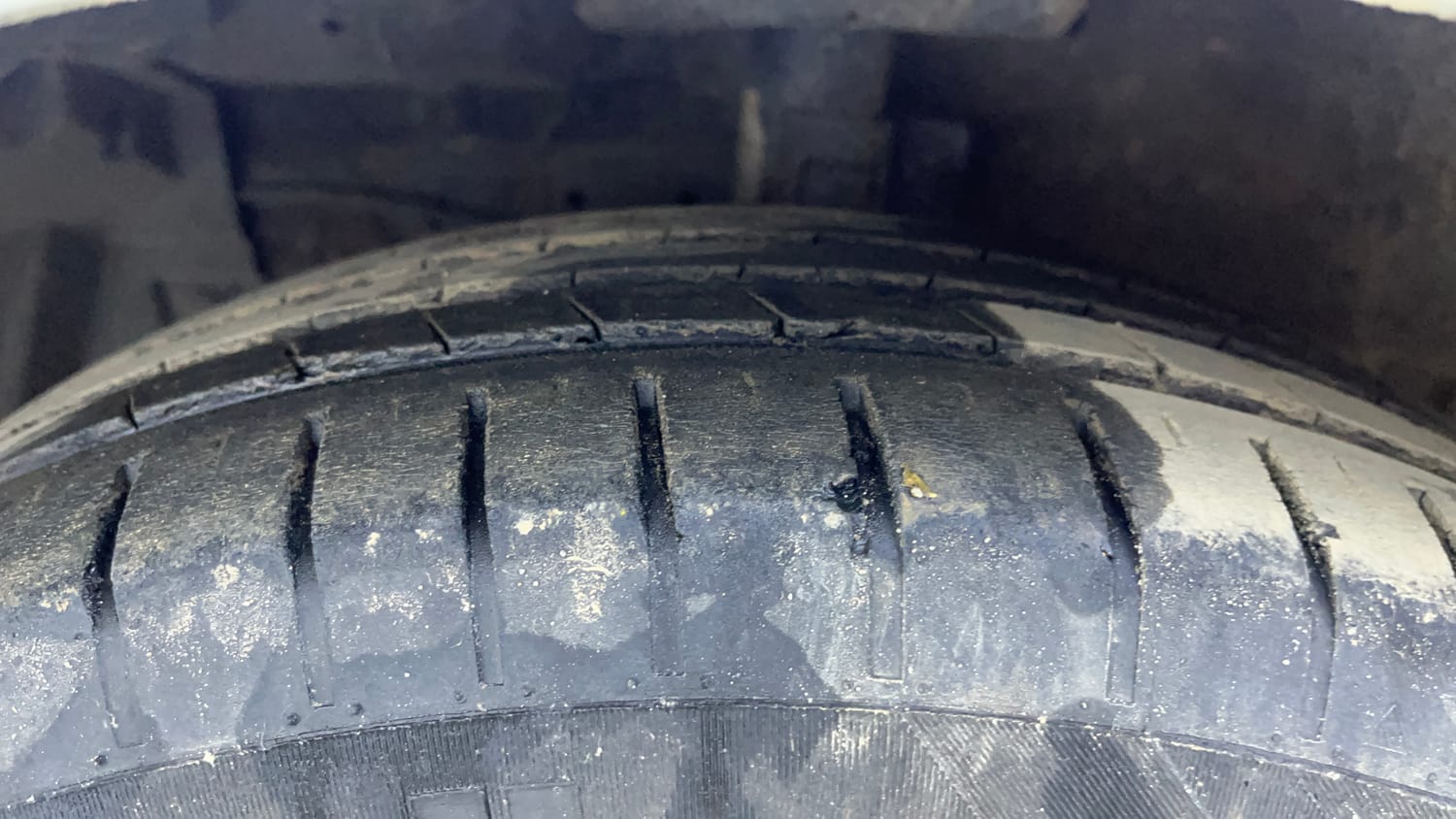 Used 2015 Maruti Suzuki Ertiga ZDI SHVS Diesel Manual tyres LEFT FRONT TYRE TREAD VIEW