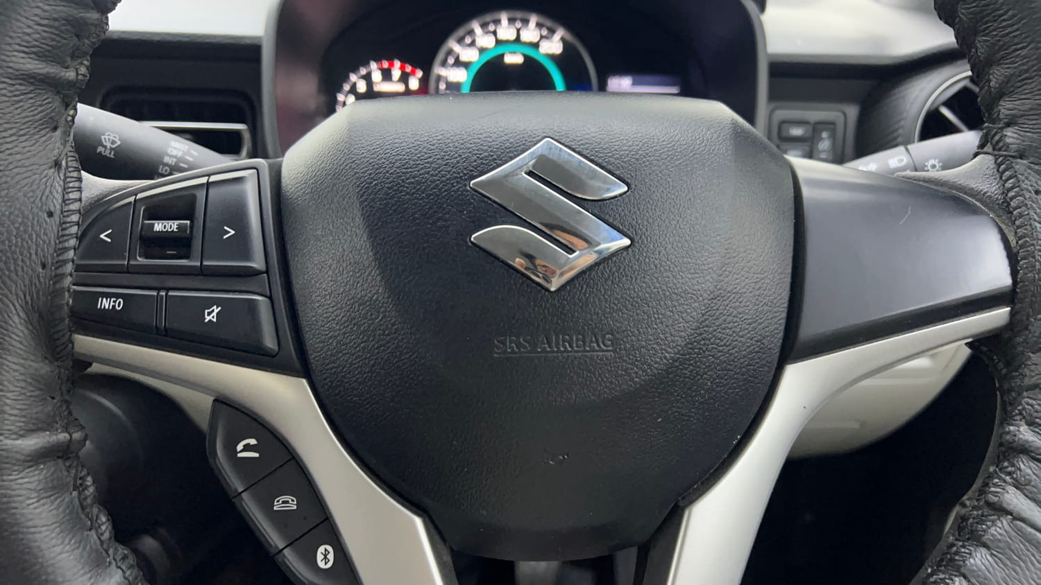 Used 2026 Maruti Suzuki Ignis Delta 1.2 MT Petrol Manual top_features Steering mounted controls