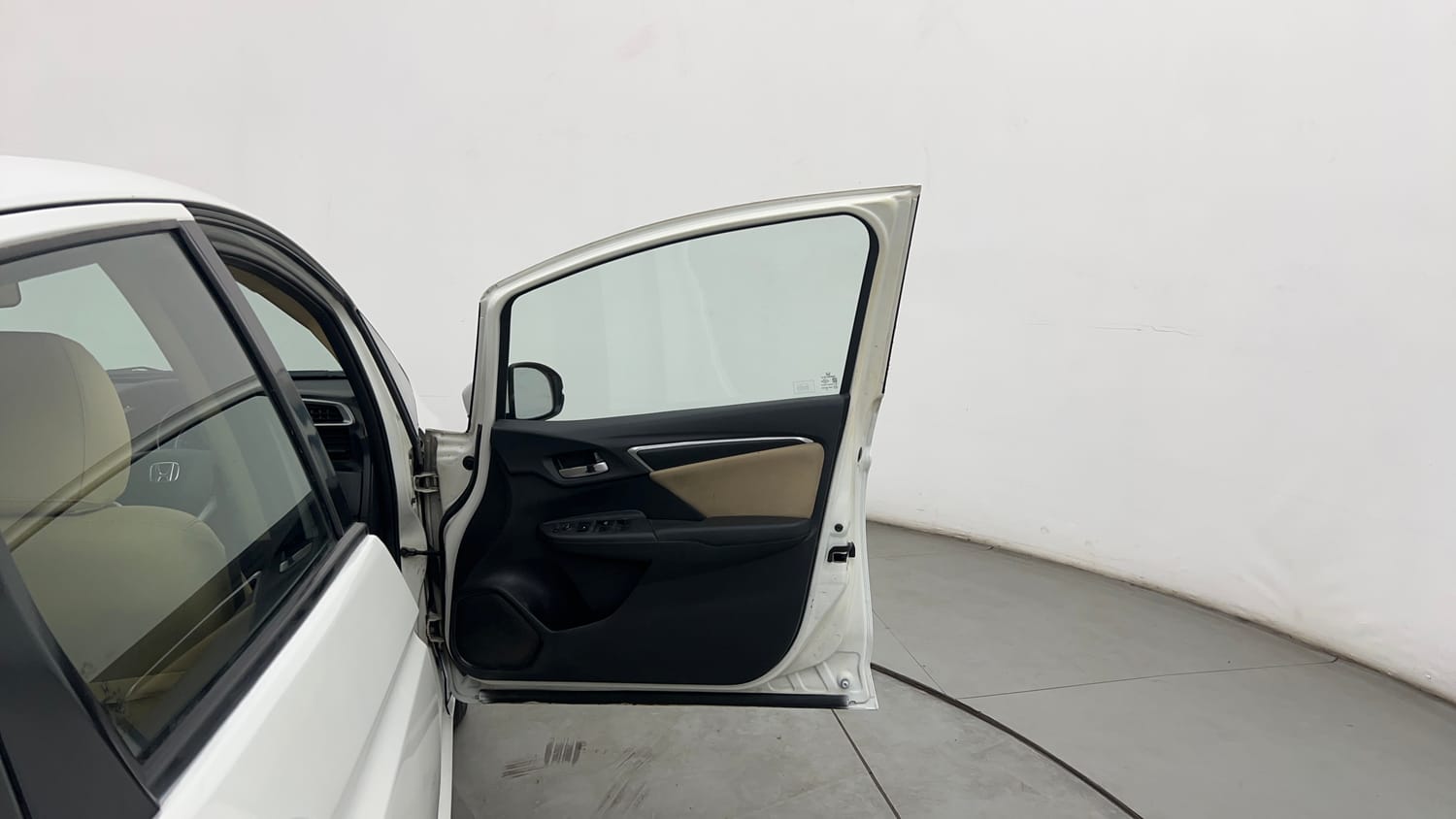 Used 2016 Honda Jazz V AT Petrol Petrol Automatic interior RIGHT FRONT DOOR OPEN VIEW