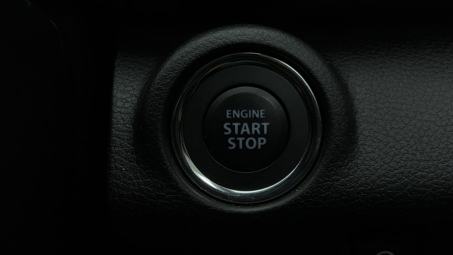 Used 2026 Maruti Suzuki XL6 Zeta MT Petrol Petrol Manual top_features Keyless start