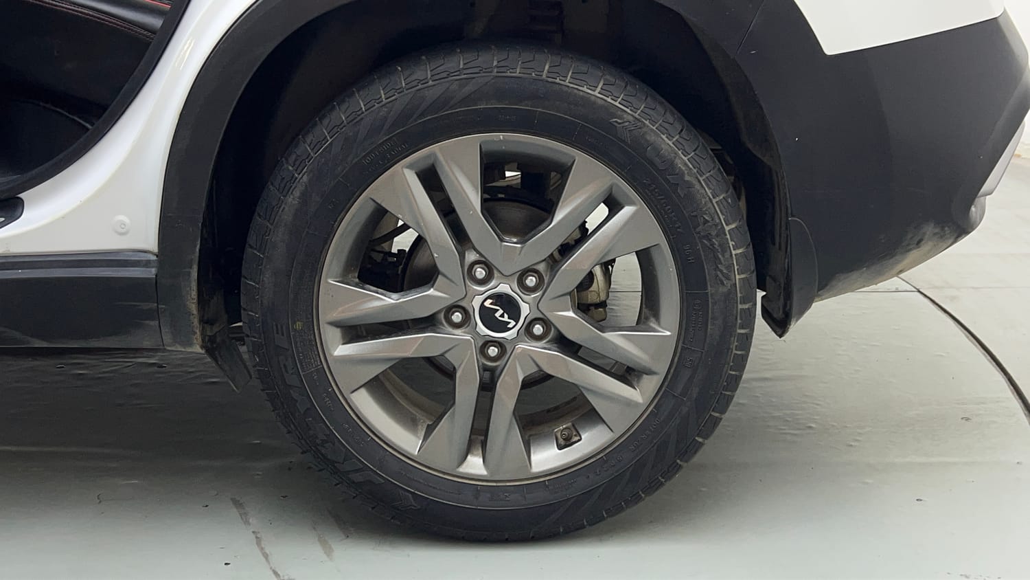 Used 2023 Kia Seltos HTX 1.5 Petrol Manual tyres LEFT REAR TYRE RIM VIEW