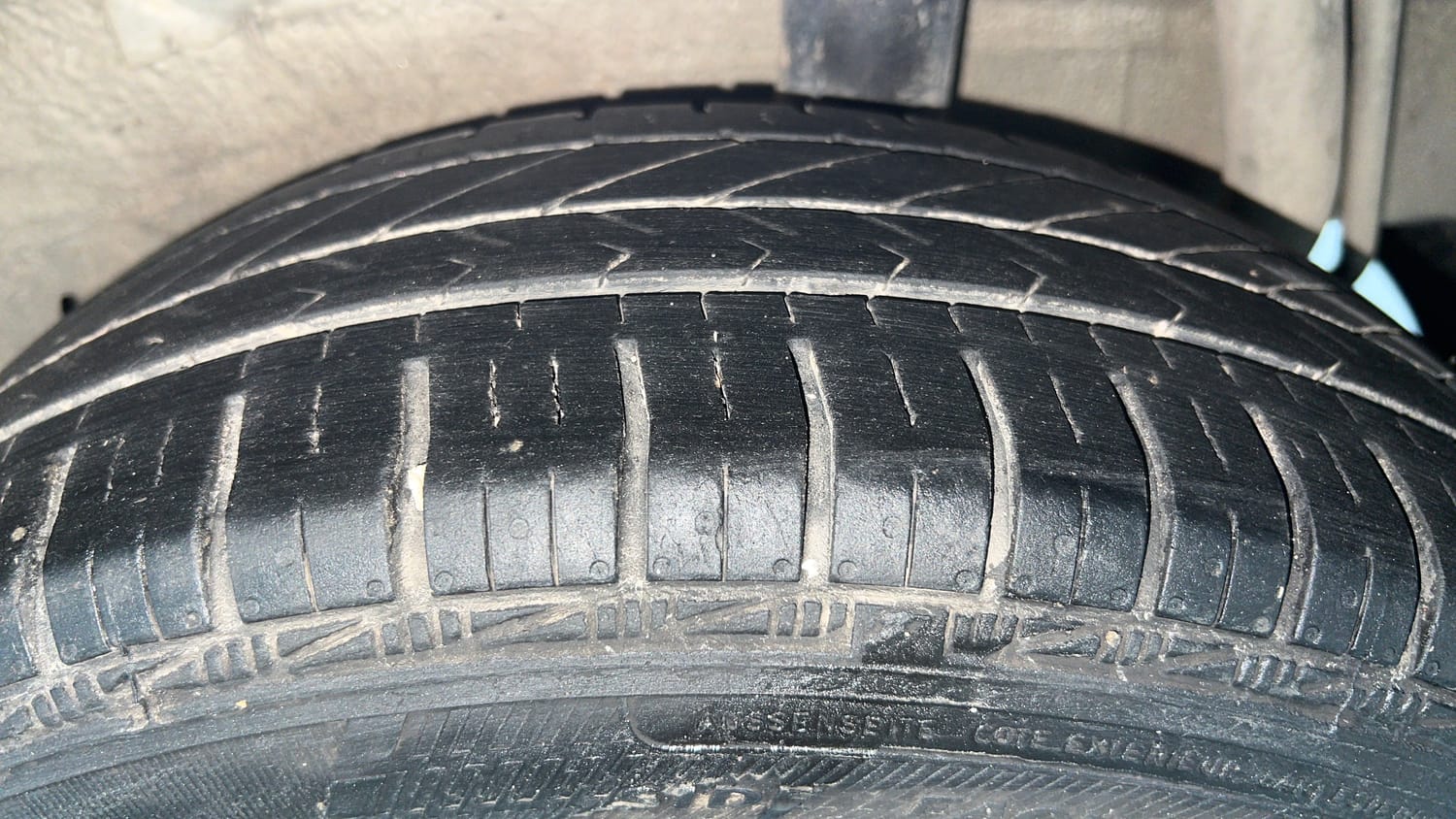 Used 2015 Maruti Suzuki Celerio VXi CNG Cng Manual tyres LEFT REAR TYRE TREAD VIEW