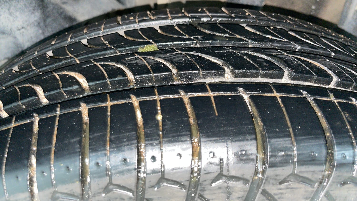 Used 2016 Tata Tiago Revotron XZ Petrol Manual tyres LEFT REAR TYRE TREAD VIEW