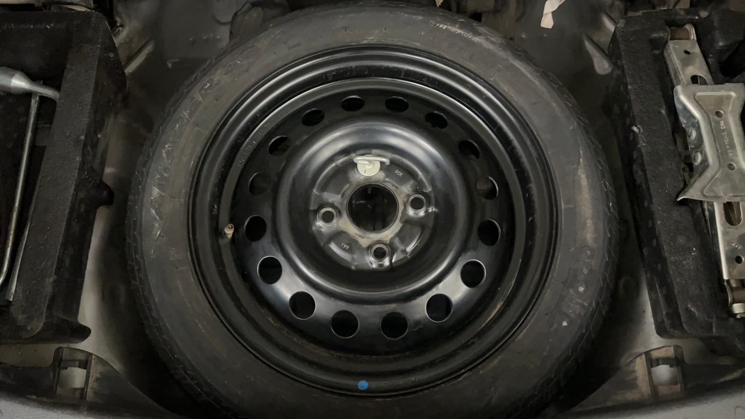 Used 2018 Maruti Suzuki Wagon R 1.0 VXI AMT Petrol Automatic tyres SPARE TYRE VIEW