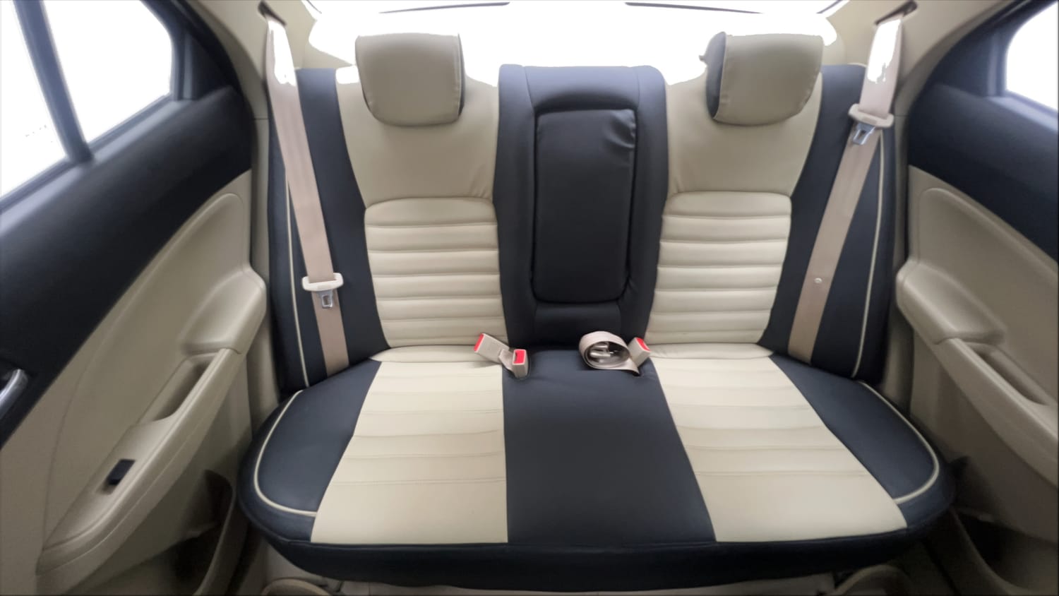 Used 2022 Maruti Suzuki Dzire VXi Petrol Manual interior REAR SEAT CONDITION VIEW