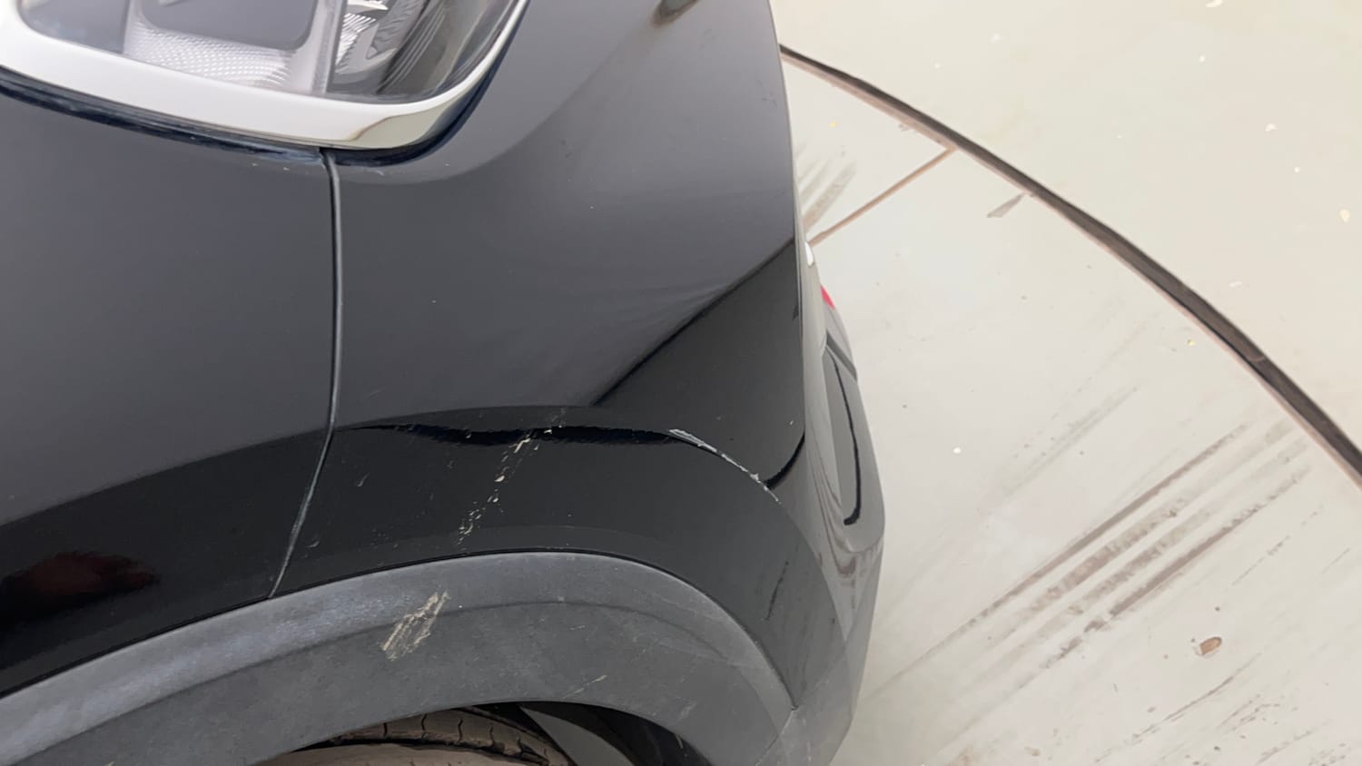 Used 2023 Kia Sonet GTX Plus 1.0 DCT Petrol Automatic dents MINOR SCRATCH
