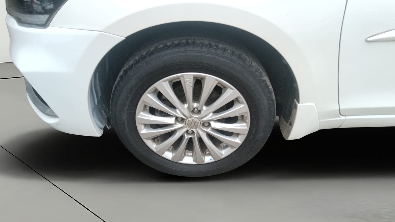Used 2023 Maruti Suzuki Ciaz Zeta 1.5 Petrol Manual tyres LEFT FRONT TYRE RIM VIEW
