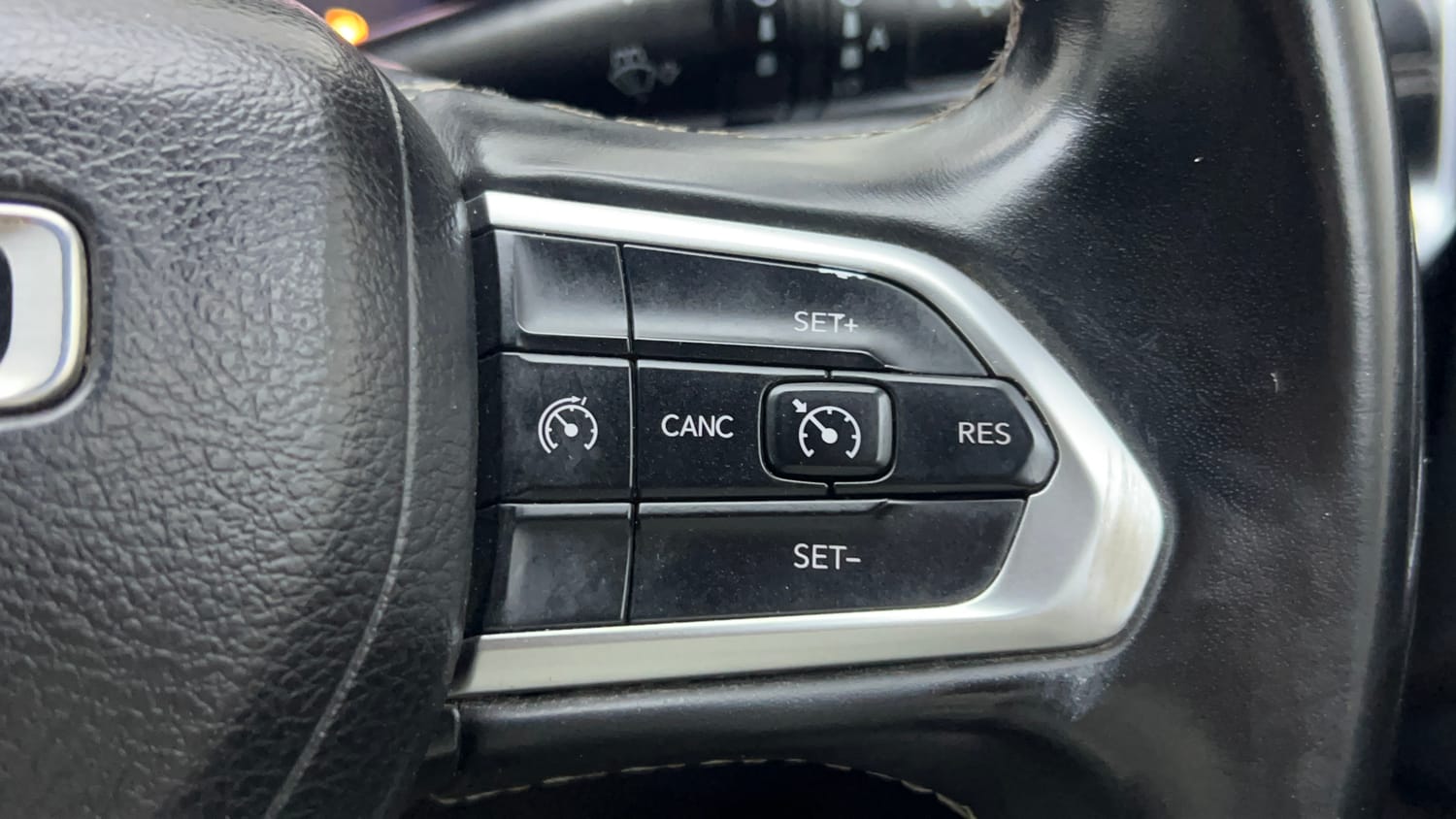 Used 2021 Jeep Compass Model S (O) 1.4 Petrol DCT Petrol Automatic top_features Cruise control