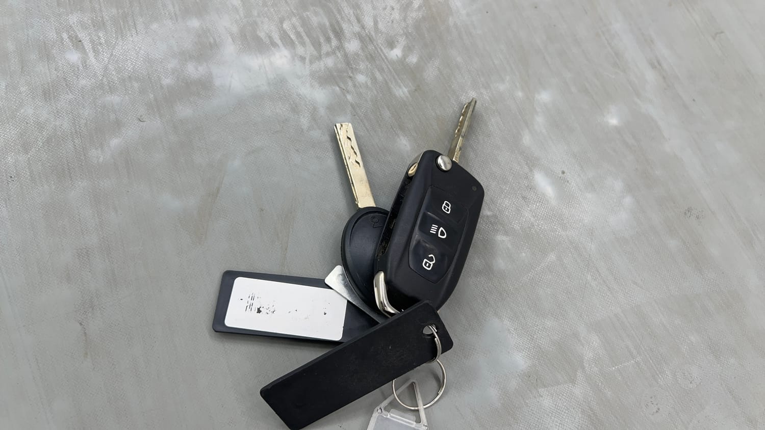 Used 2022 Tata Tiago XT CNG Cng Manual extra CAR KEY VIEW
