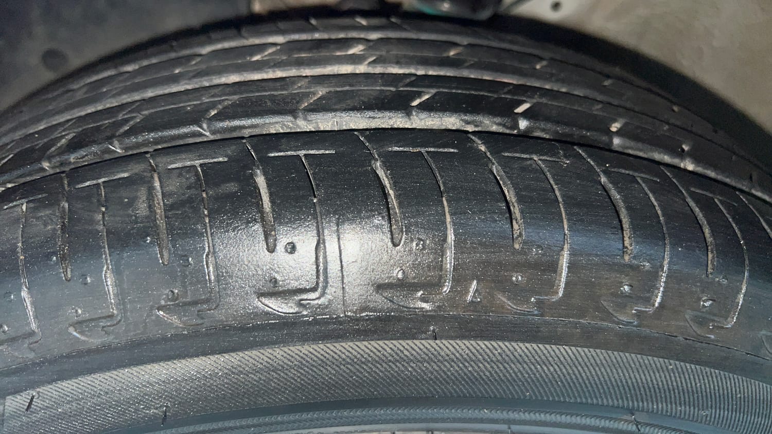 Used 2026 Maruti Suzuki Ignis Delta 1.2 MT Petrol Manual tyres LEFT FRONT TYRE TREAD VIEW