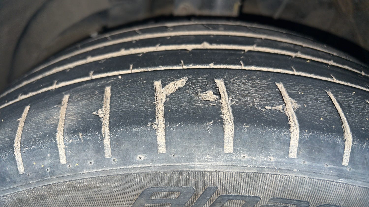 Used 2021 Toyota Glanza V CVT Petrol Automatic tyres LEFT FRONT TYRE TREAD VIEW