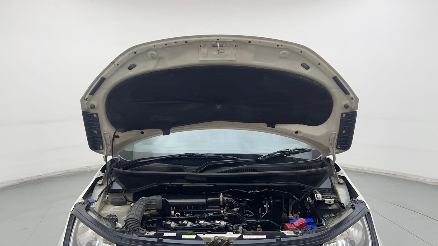Used 2023 Maruti Suzuki Ignis Sigma 1.2 MT Petrol Manual engine ENGINE & BONNET OPEN FRONT VIEW