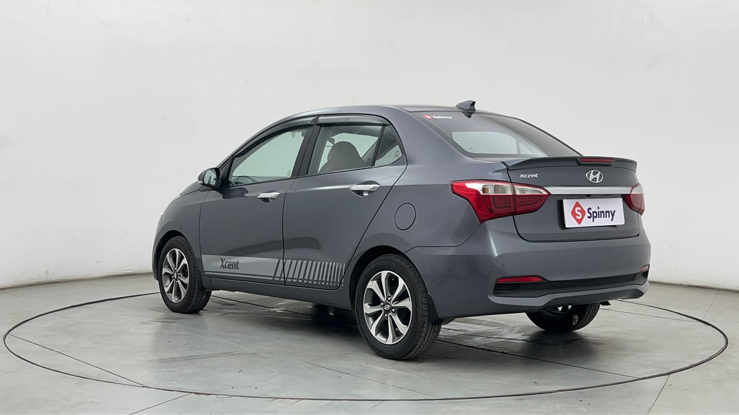 Used 2018 Hyundai Xcent SX (O) Petrol Manual exterior LEFT REAR CORNER VIEW