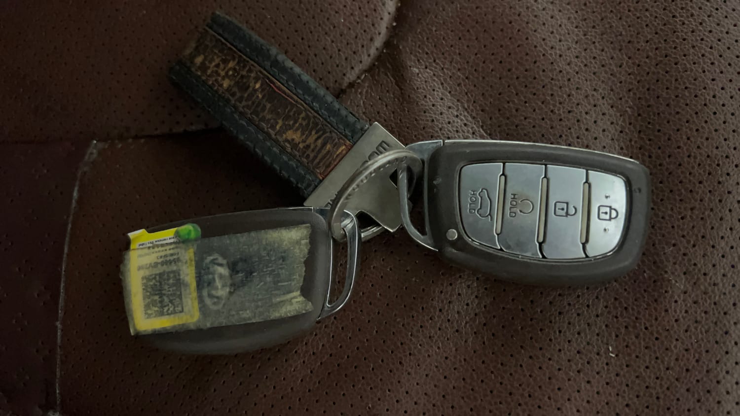Used 2021 Hyundai Alcazar Signature (O) 6 STR 1.5 Diesel AT Diesel Automatic extra CAR KEY VIEW