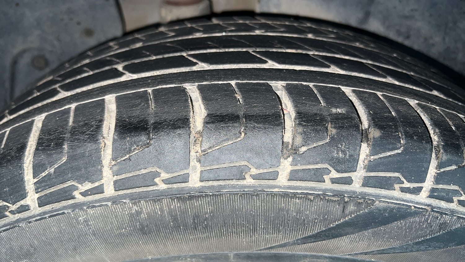 Used 2021 Hyundai Creta SX (O) 1.4 Turbo 7 DCT Petrol Automatic tyres RIGHT REAR TYRE TREAD VIEW
