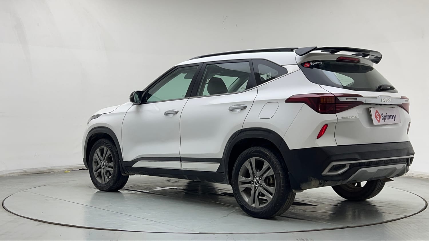 Used 2023 Kia Seltos HTX 1.5 Petrol Manual exterior LEFT REAR CORNER VIEW