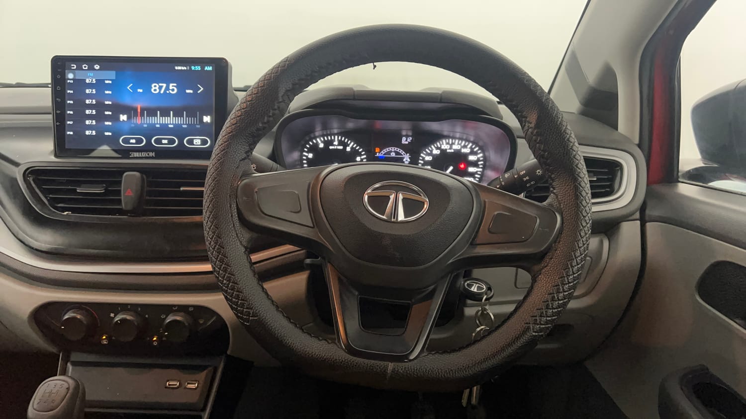 Used 2021 Tata Altroz XE Petrol Petrol Manual interior STEERING VIEW
