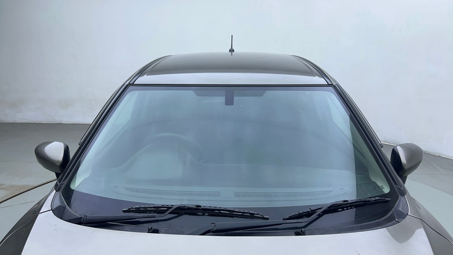 Used 2021 Toyota Glanza V CVT Petrol Automatic exterior FRONT WINDSHIELD VIEW