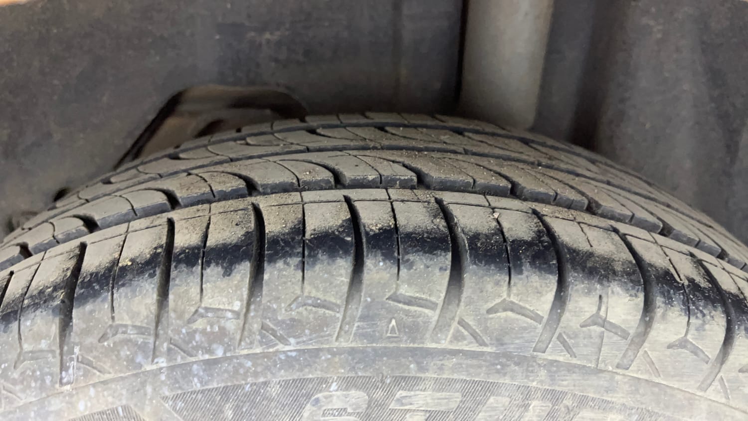 Used 2016 Ford Figo Titanium Plus 1.5 TDCi Diesel Manual tyres LEFT REAR TYRE TREAD VIEW