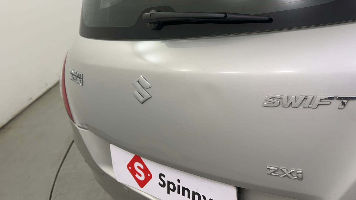 Used 2016 Maruti Suzuki Swift ZXi Petrol Manual dents MINOR SCRATCH