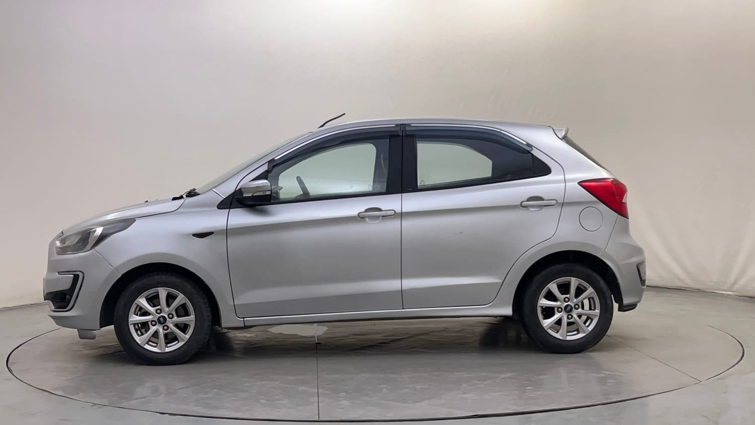 Used 2019 Ford Figo Titanium 1.2 Ti-VCT MT Petrol Manual exterior LEFT SIDE VIEW