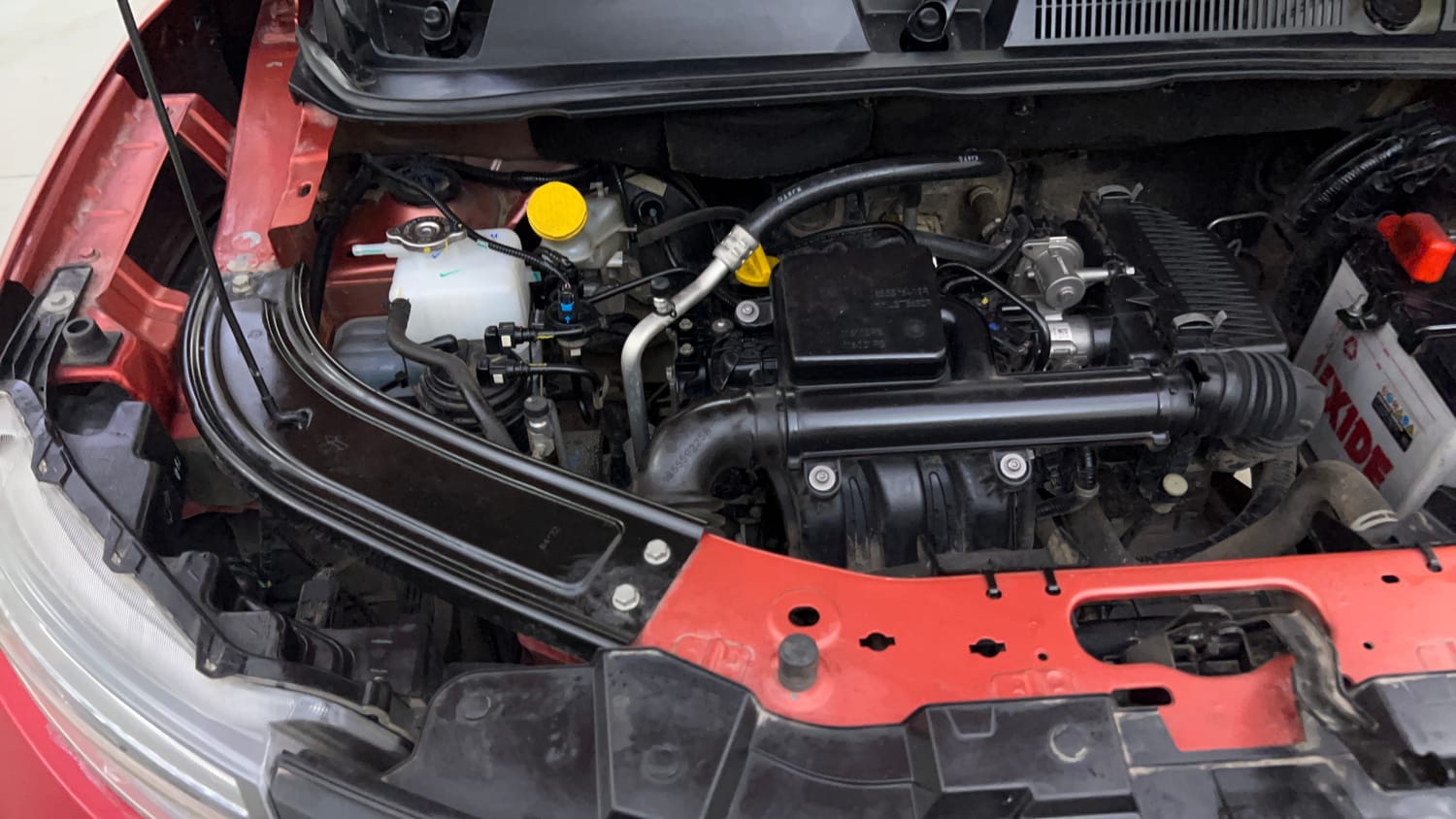 Used 2022 Renault Kiger RXT (O) MT Dual Tone Petrol Manual engine ENGINE RIGHT SIDE VIEW