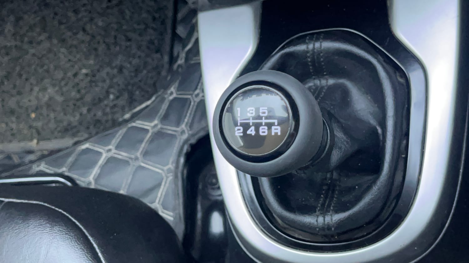 Used 2018 Honda WR-V VX MT Diesel Diesel Manual interior GEAR  KNOB VIEW