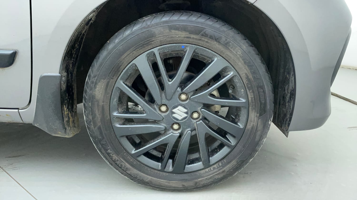 Used 2023 Maruti Suzuki Celerio ZXi Plus AMT Petrol Automatic tyres RIGHT FRONT TYRE RIM VIEW
