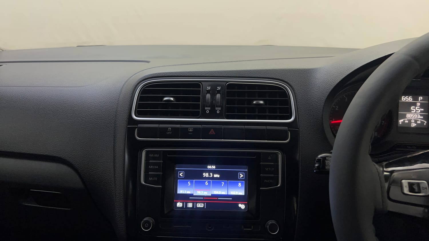 Used 2016 Volkswagen Polo GT TSI Petrol Automatic top_features Integrated (in-dash) music system