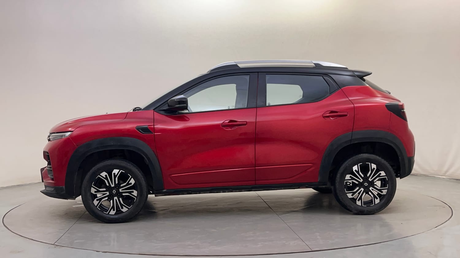 Used 2022 Renault Kiger RXT (O) MT Dual Tone Petrol Manual exterior LEFT SIDE VIEW