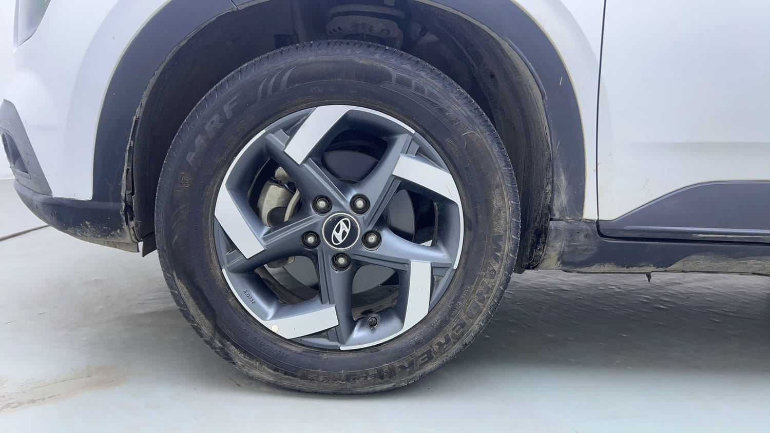 Used 2019 Hyundai Venue SX Plus 1.0 Turbo DCT Petrol Automatic tyres LEFT FRONT TYRE RIM VIEW