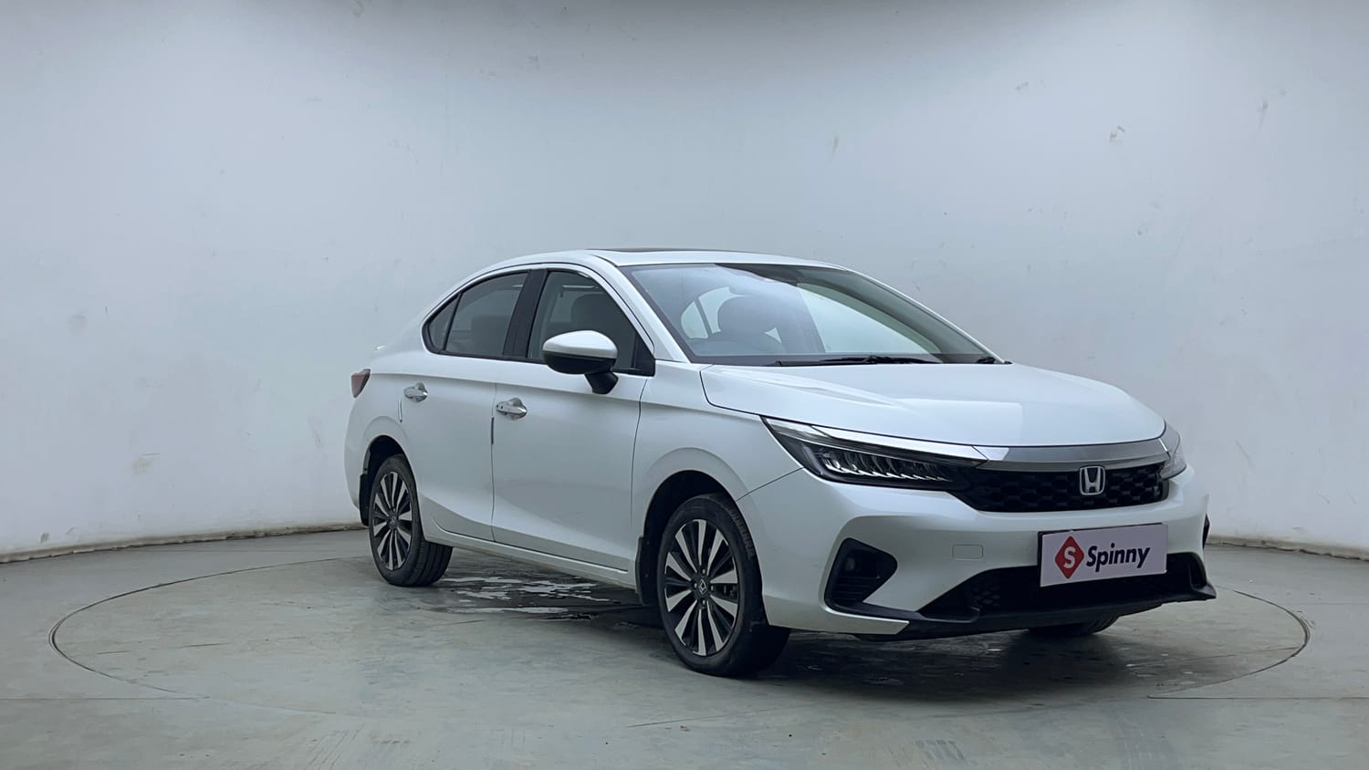 Used 2024 Honda City ZX Petrol CVT Hybrid Automatic exterior RIGHT FRONT CORNER VIEW